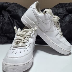 Nike Air Force 1 '07 Low White - Worn Twice - Minor Stains (Size 7.5M)